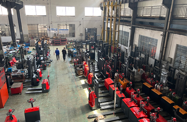 Shuangchao Machinery provides handling forklift solutions for various industries